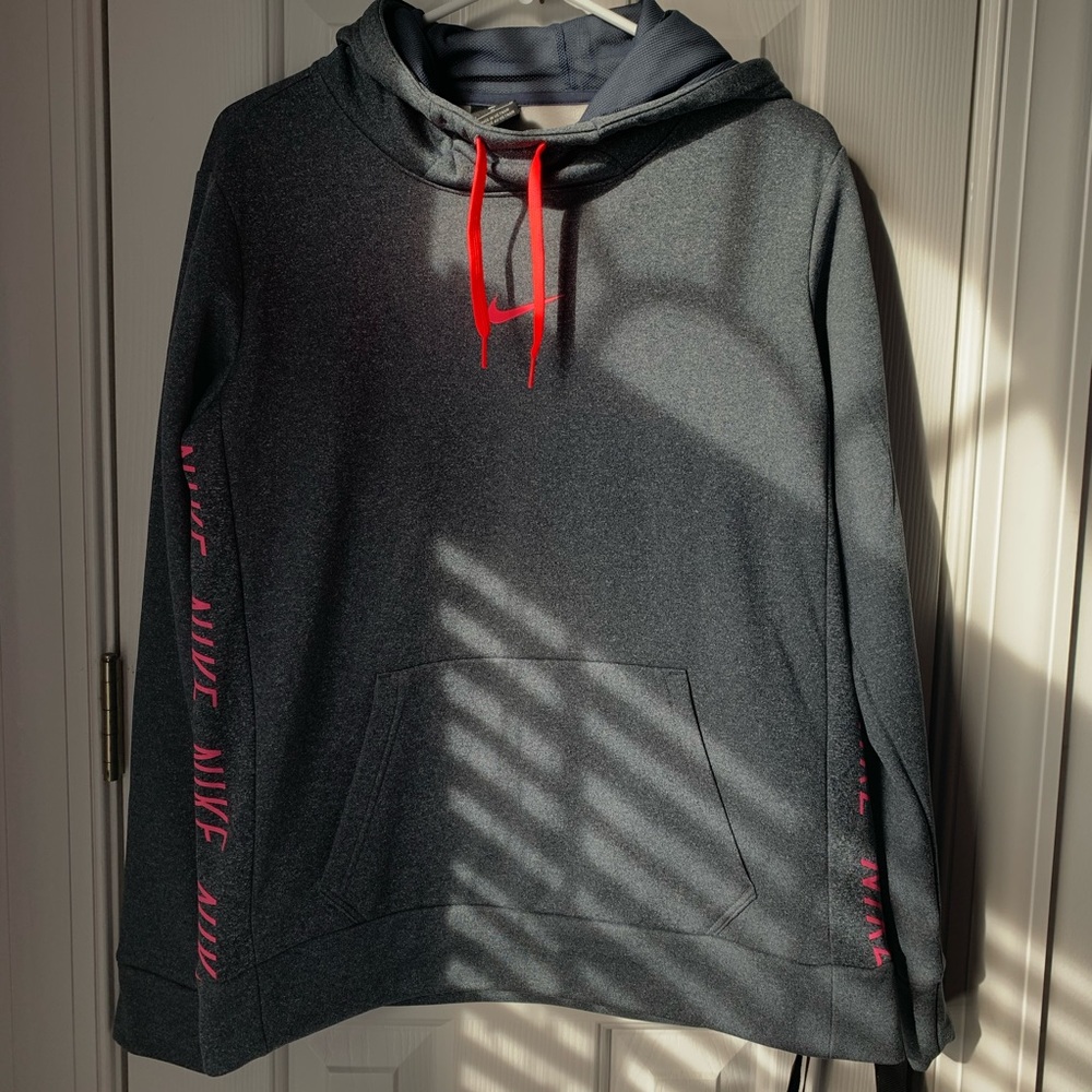 grey nike sweatshirt